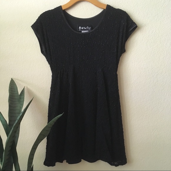 🌟3/$20🌟Textured Lace Dress - Picture 1 of 4